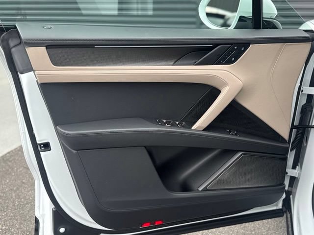 New 2026 Porsche Cayenne Turbo AWD/4WD image 13