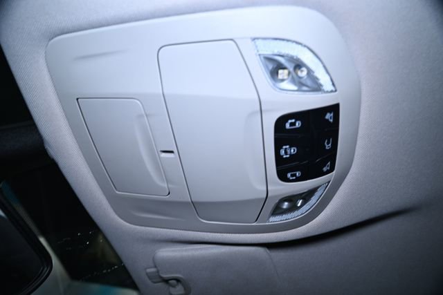 Used 2023 Chrysler Pacifica Touring-L image 32