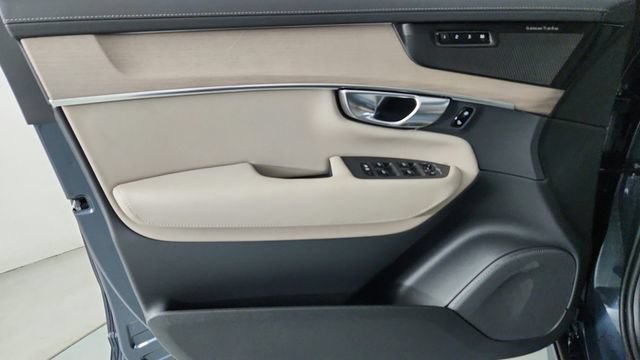 New 2026 Volvo XC90 B6 Ultra w/ Protection Package AWD/4WD image 9