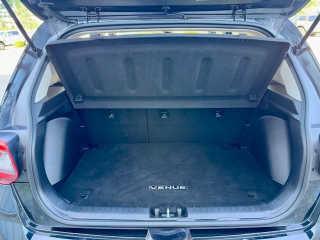 Used 2024 Hyundai Venue SEL FWD image 6