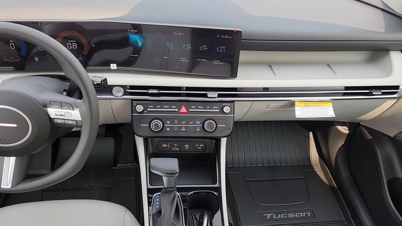 New 2025 Hyundai Tucson SE image 6