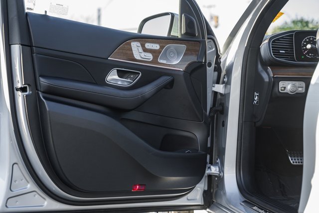 Certified 2025 Mercedes-Benz GLS 450 4MATIC image 39