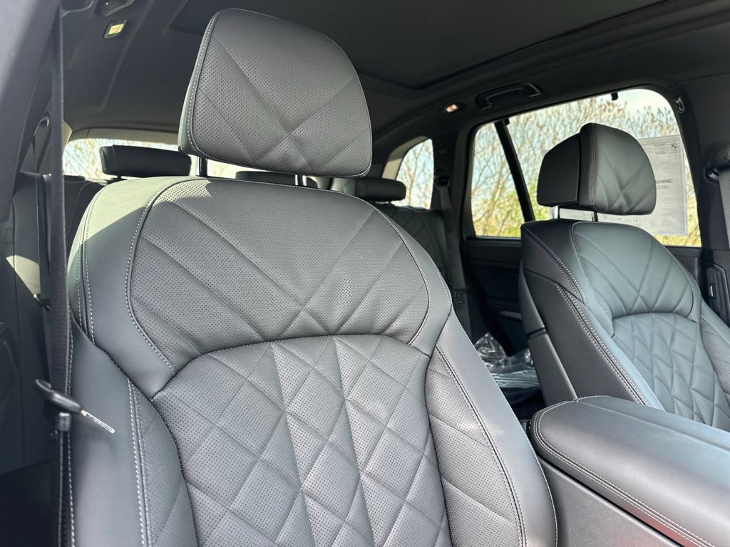 New 2026 BMW X5 xDrive50e w/ Executive Package AWD/4WD image 25