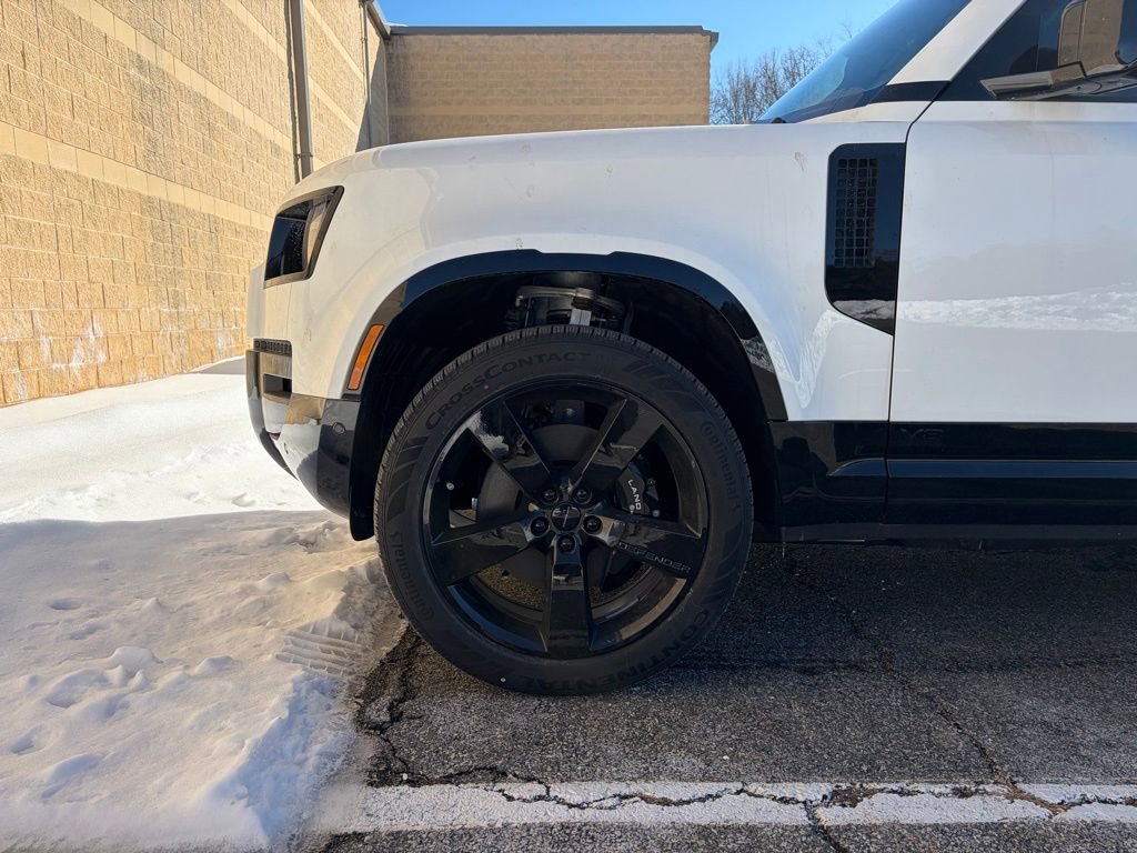 New 2026 Land Rover Defender 130 V8 image 9