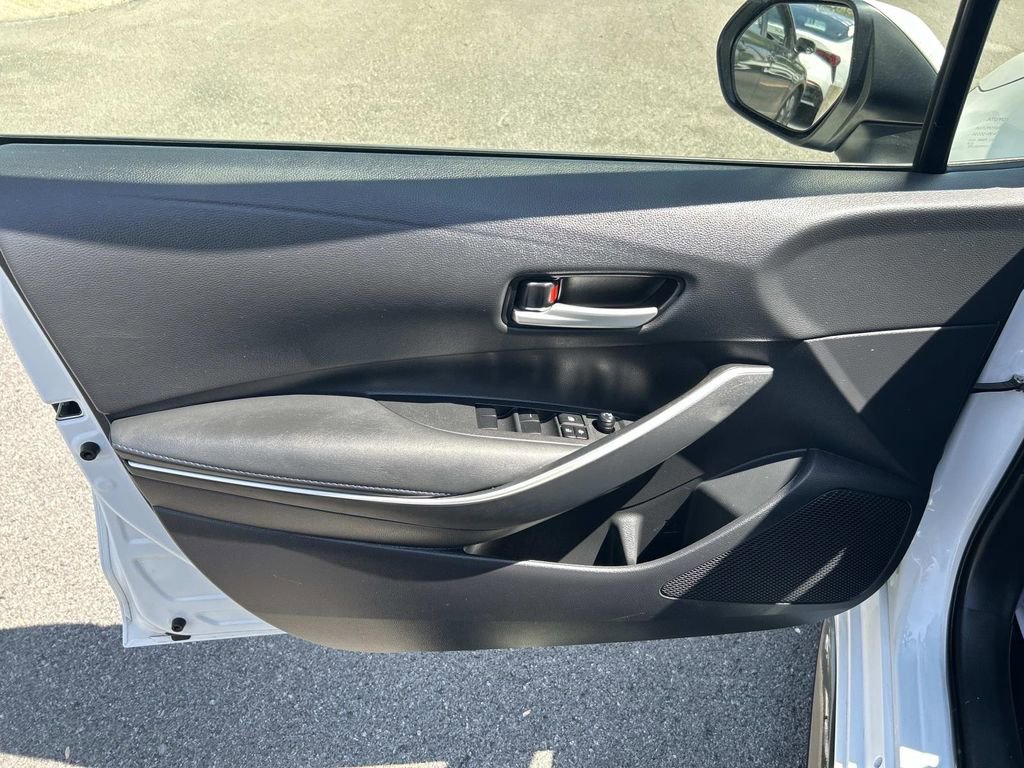 Used 2022 Toyota Corolla SE image 18