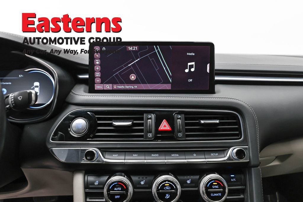 Used 2023 Genesis G70 2.0T image 12