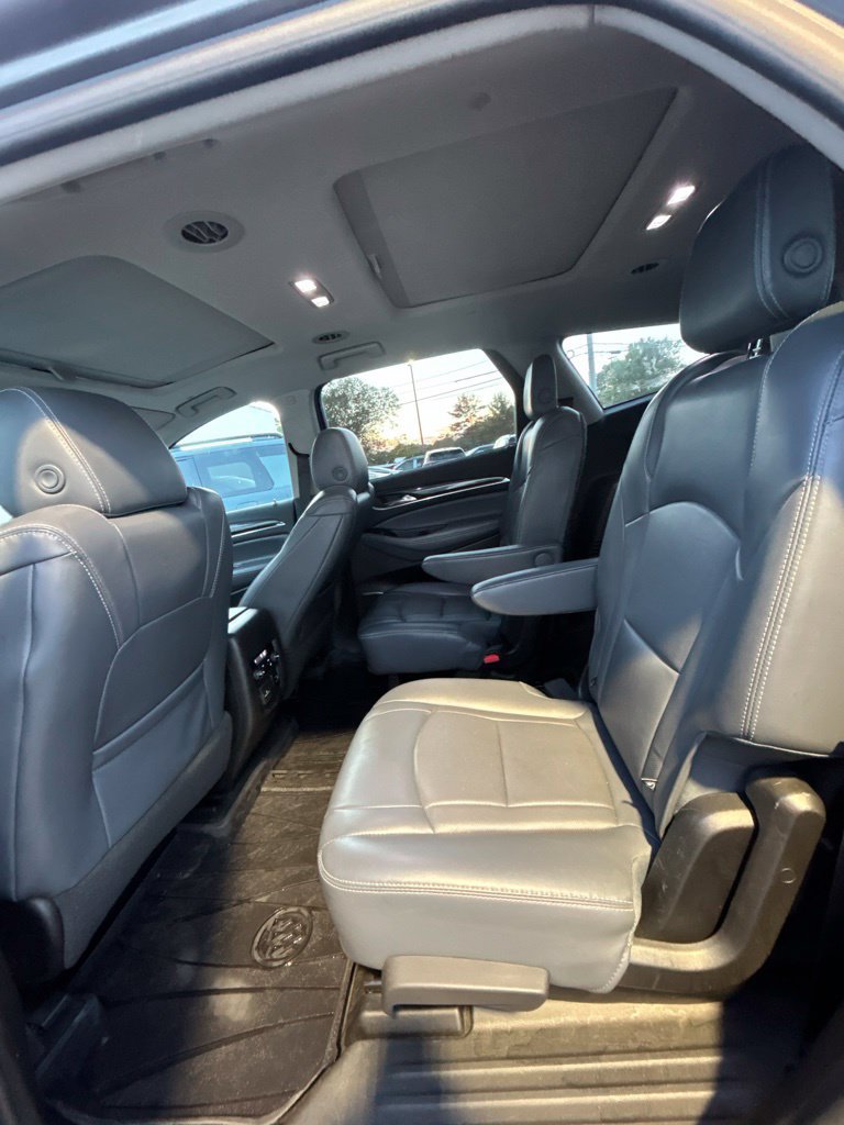 Used 2018 Buick Enclave Premium w/ Experience Buick Package AWD/4WD image 16
