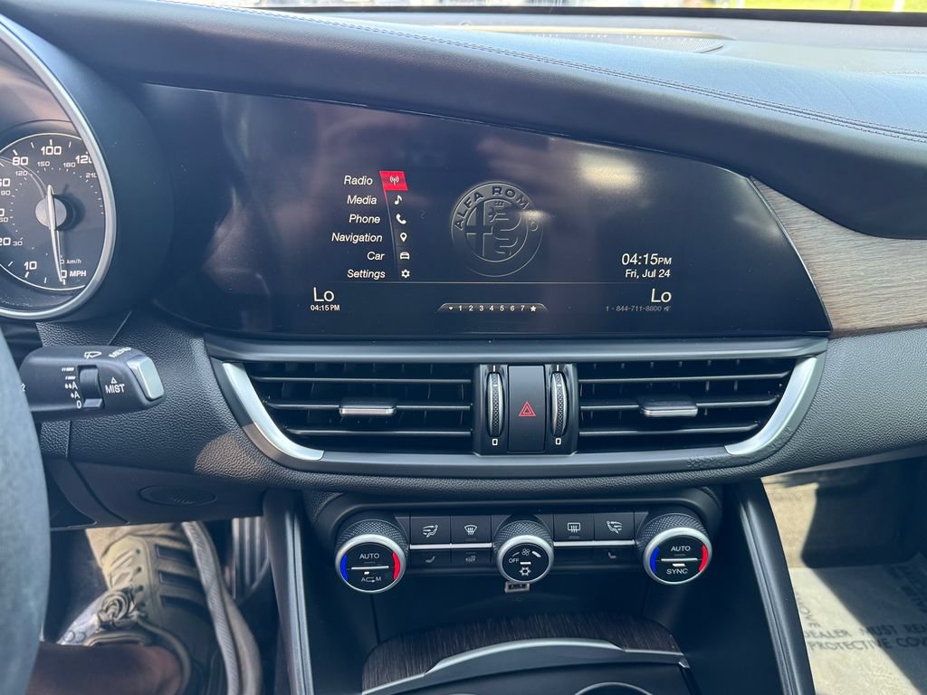 Used 2017 Alfa Romeo Giulia Ti w/ TI Lusso Package AWD/4WD image 17
