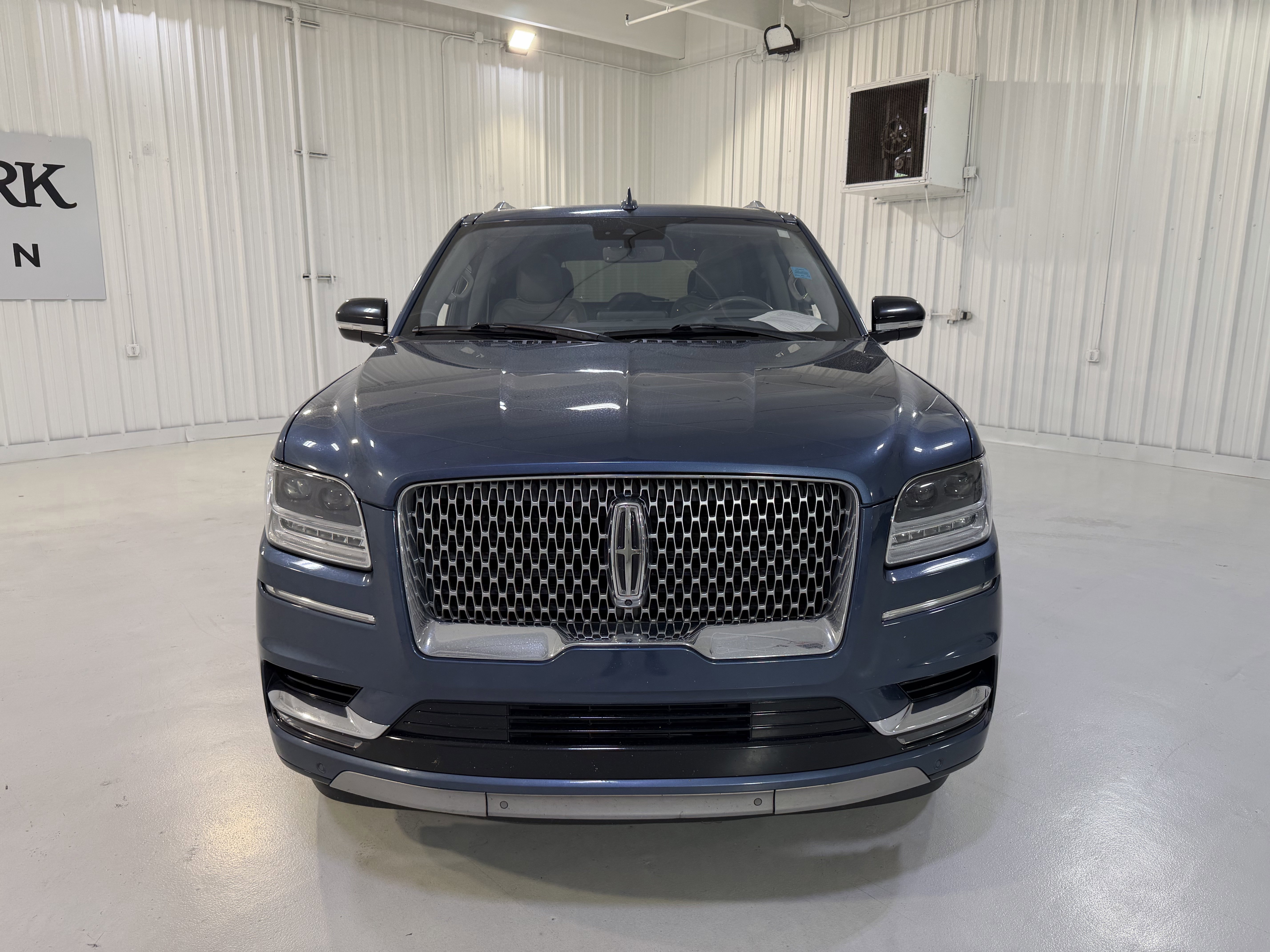 Used 2019 Lincoln Navigator Reserve image 8