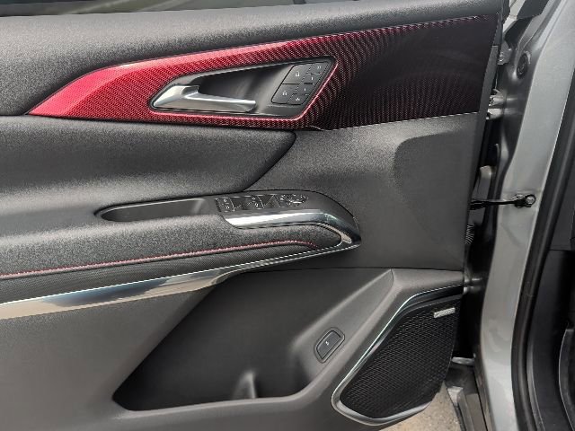 Used 2025 Chevrolet Traverse RS w/ LPO, Floor Liner Package AWD/4WD image 13