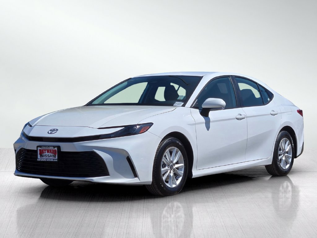 Used 2025 Toyota Camry LE FWD image 9