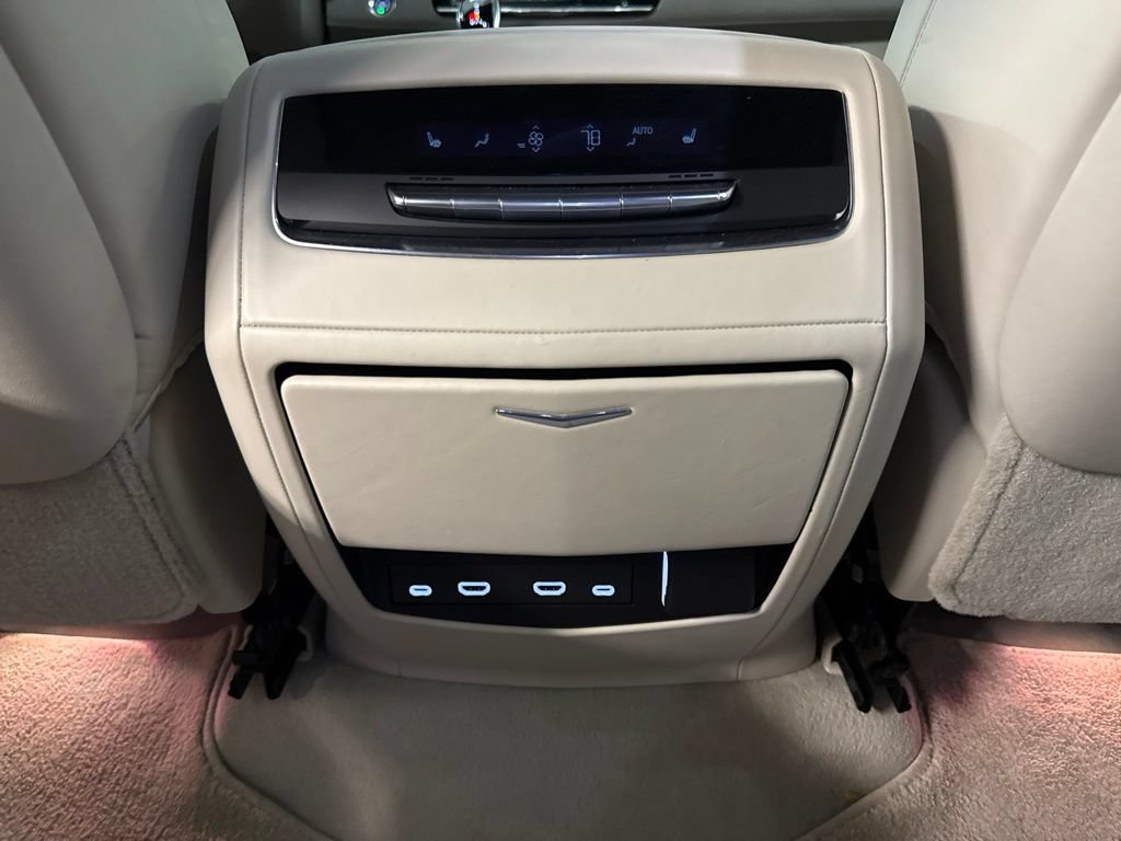 Used 2021 Cadillac Escalade Premium Luxury Platinum AWD/4WD image 14