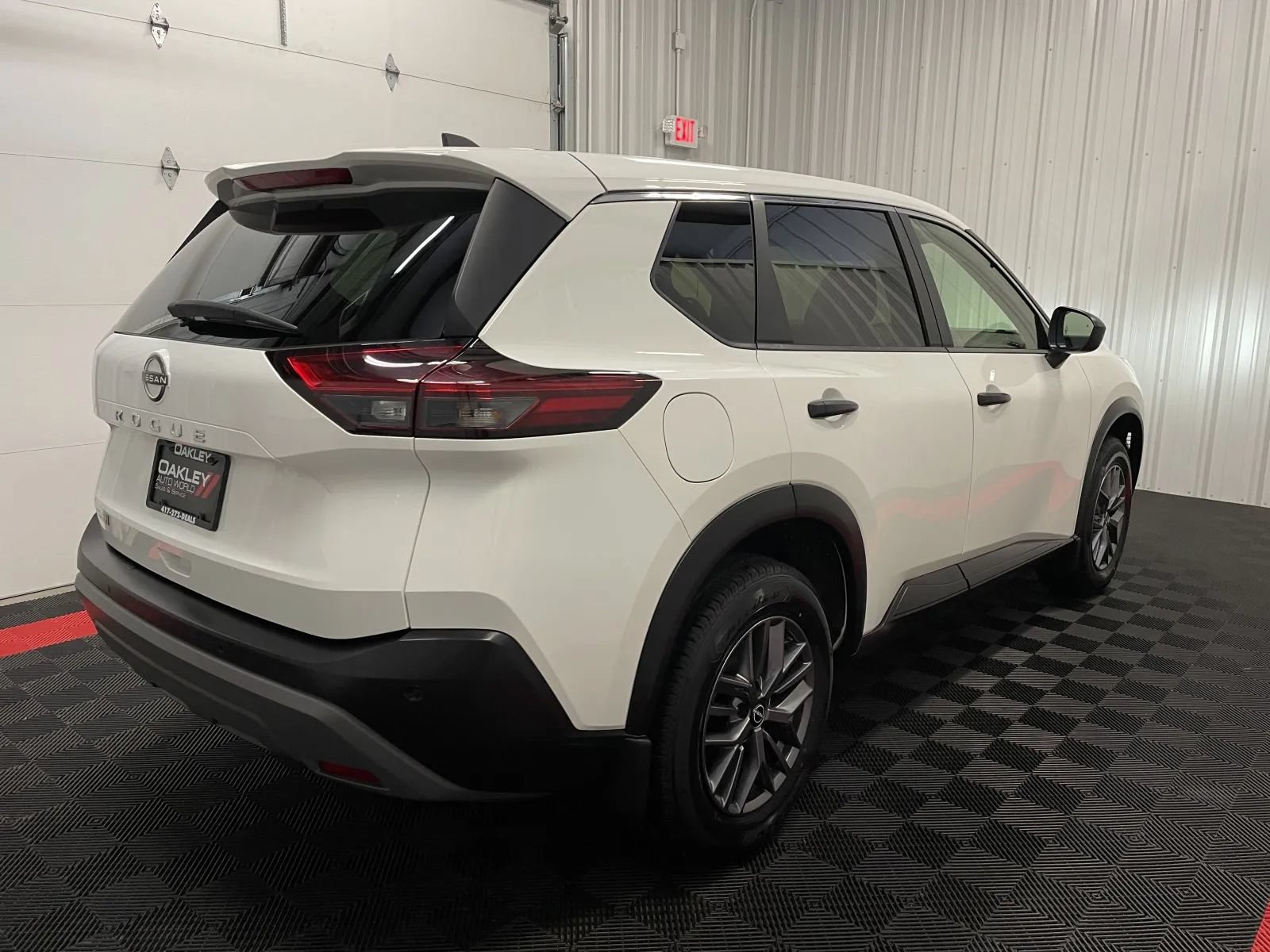 Used 2023 Nissan Rogue S FWD image 4
