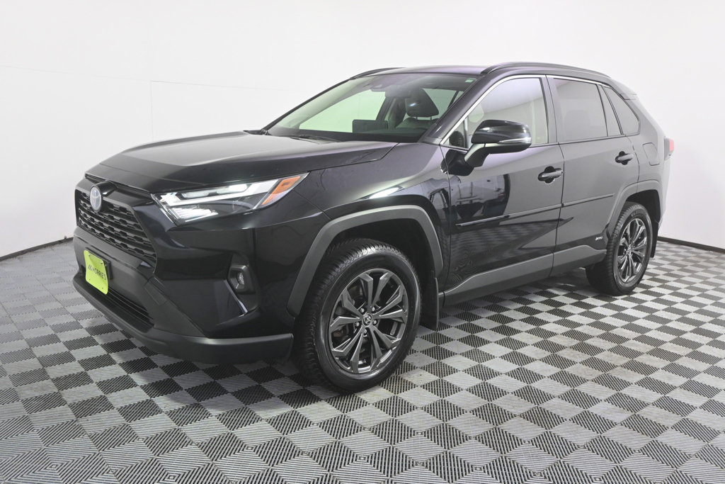 Used 2023 Toyota RAV4 XLE Premium AWD/4WD image 2