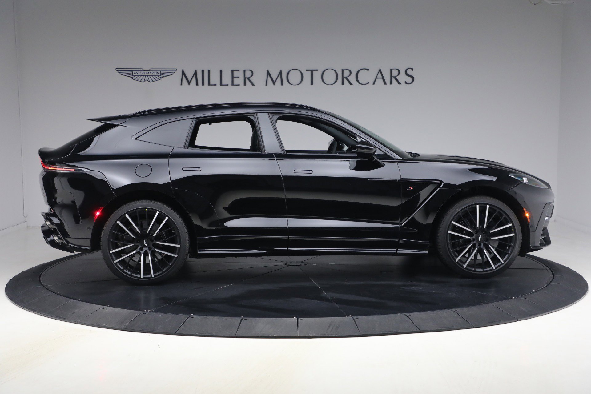 New 2026 Aston Martin DBX S image 10