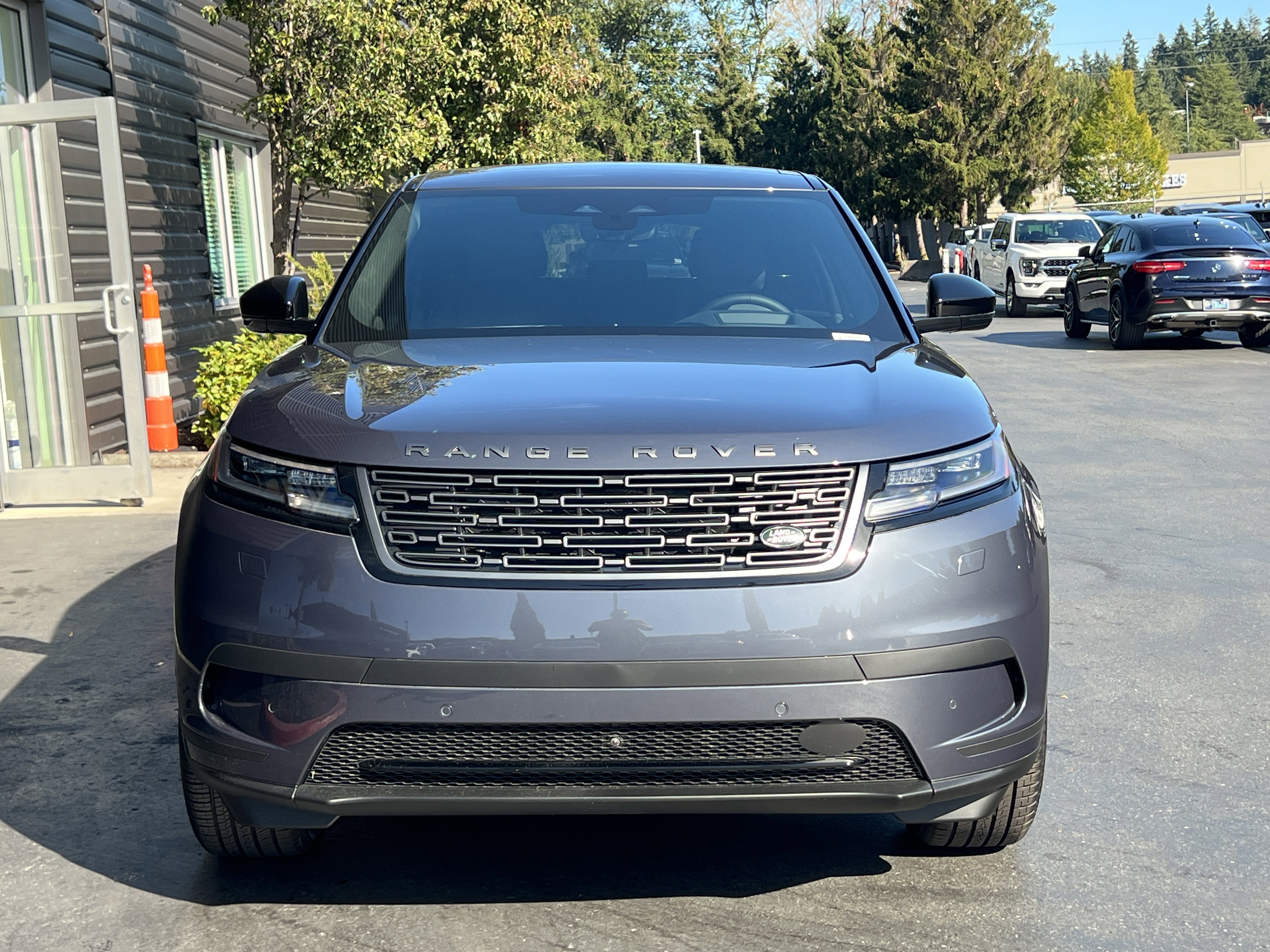 New 2025 Land Rover Range Rover Velar S image 4