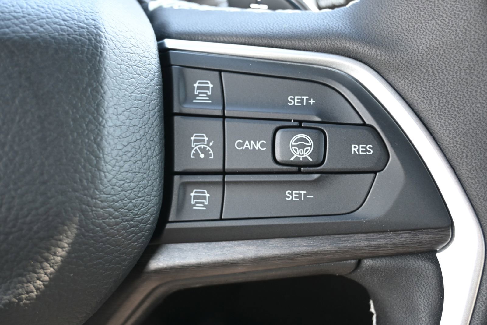 New 2026 Jeep Grand Cherokee Laredo image 11