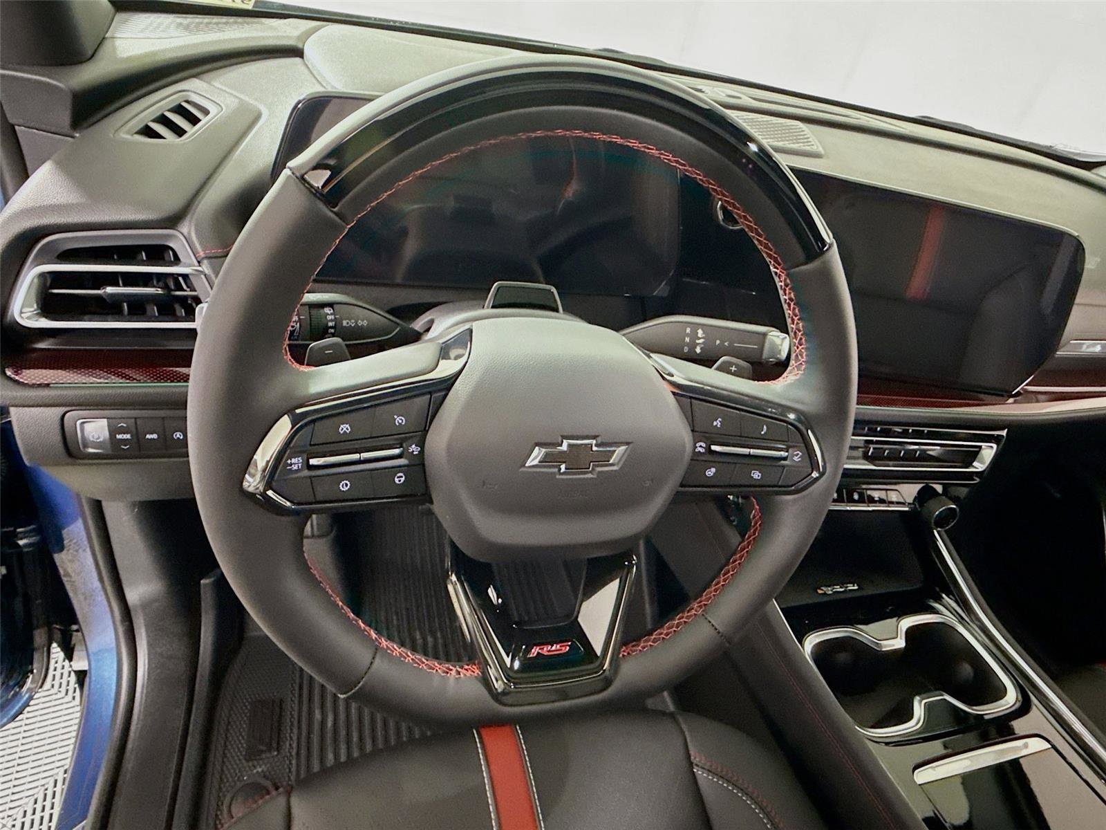 New 2026 Chevrolet Traverse RS w/ LPO, Floor Liner Package AWD/4WD image 6