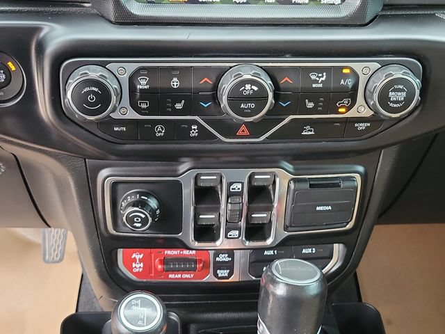 Used 2022 Jeep Gladiator Rubicon w/ Cold Weather Group AWD/4WD image 27