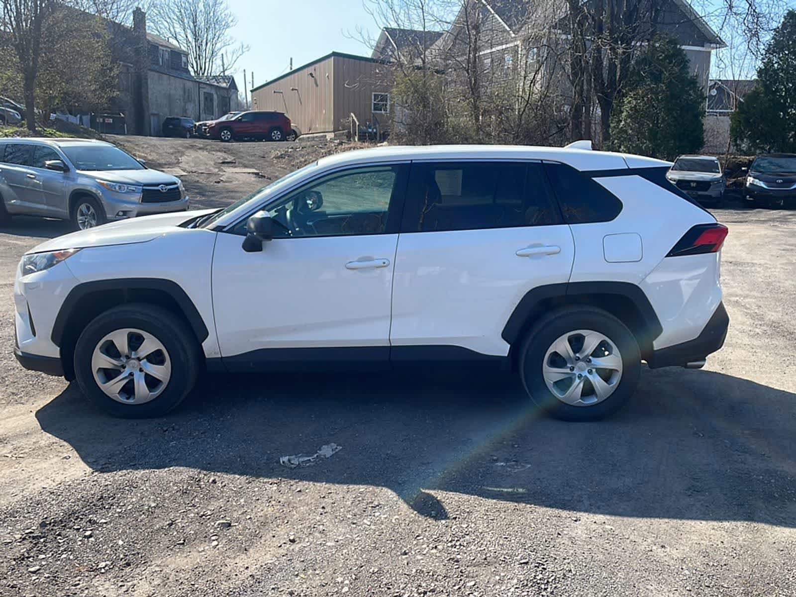 Certified 2022 Toyota RAV4 LE AWD/4WD image 5