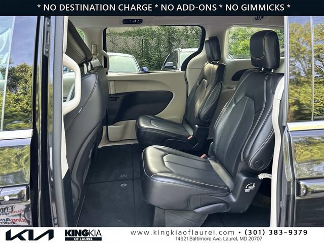 Used 2023 Chrysler Pacifica Touring-L FWD image 22