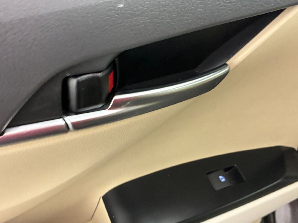 Used 2018 Toyota Camry LE FWD image 24