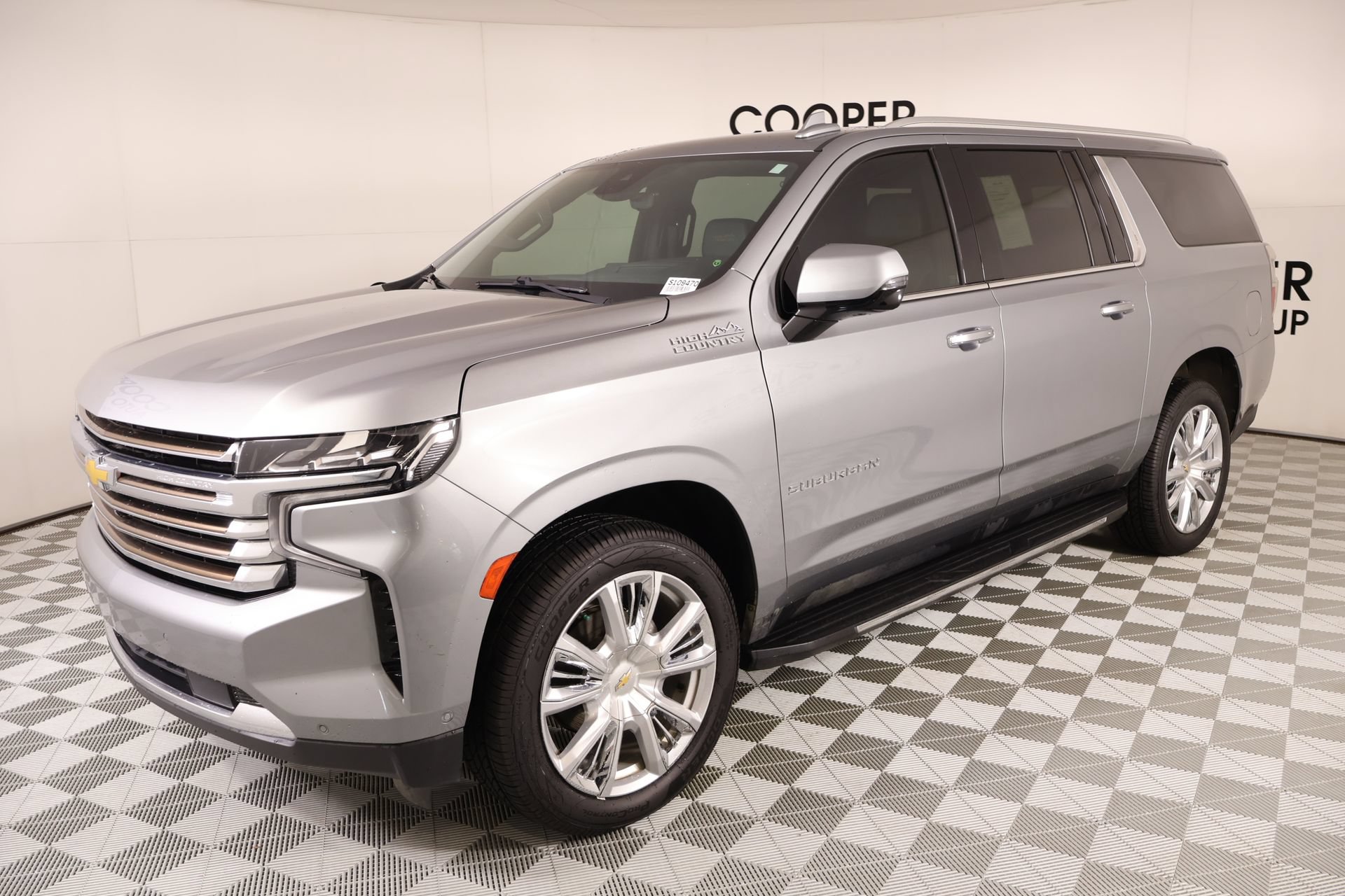 Used 2024 Chevrolet Suburban High Country w/ Advanced Technology Package AWD/4WD image 10
