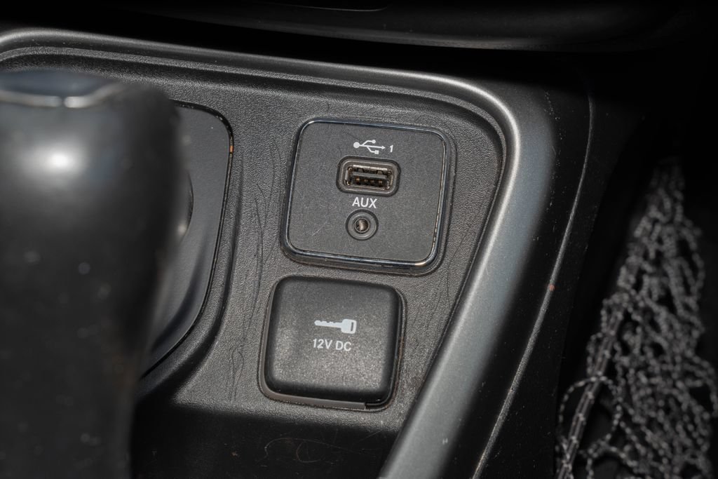 Used 2020 Jeep Compass Latitude w/ Popular Equipment Group AWD/4WD image 22