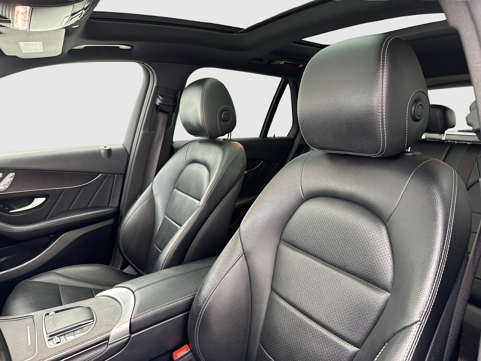 Used 2020 Mercedes-Benz GLC 300 4MATIC image 15