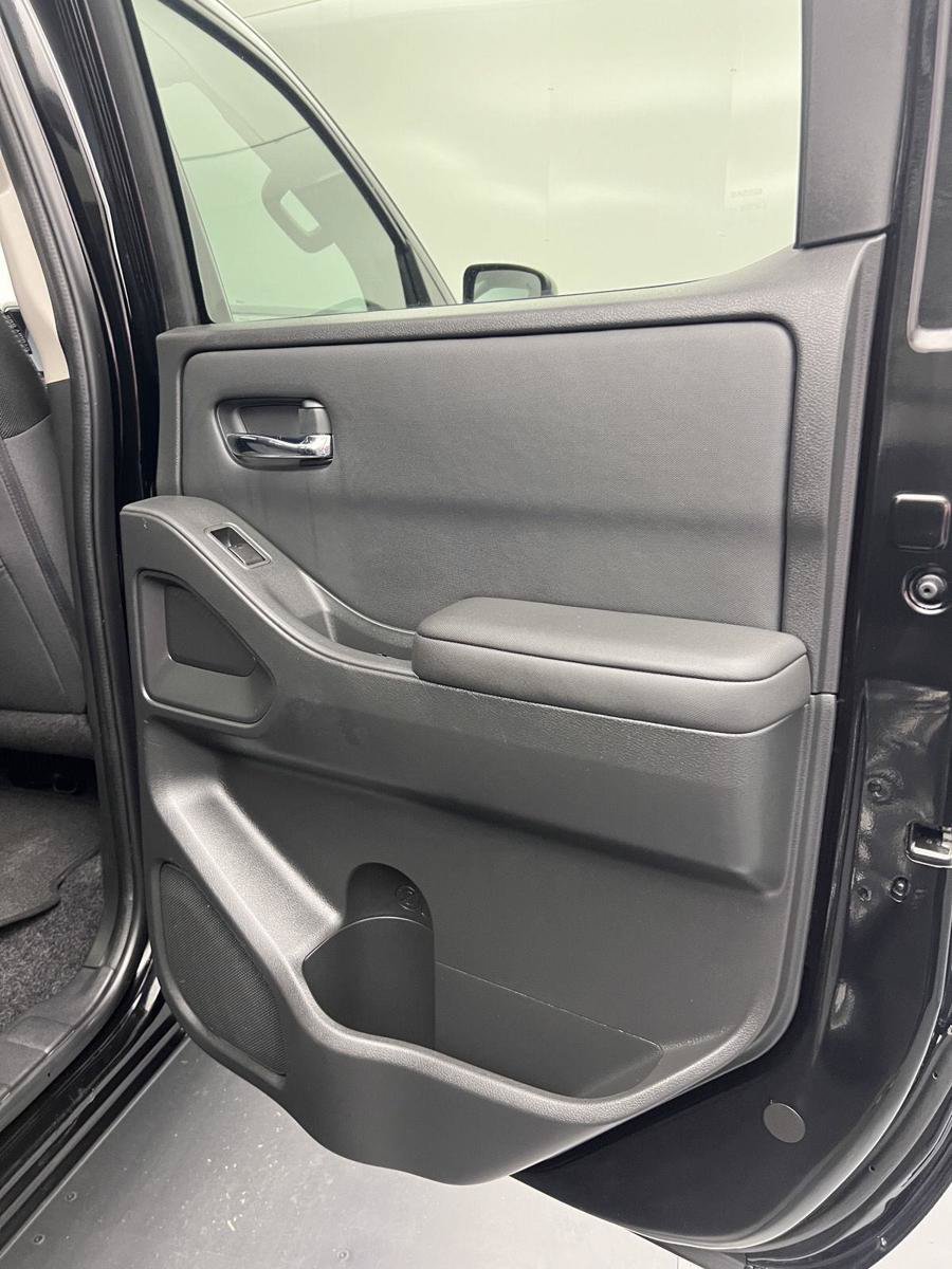 Used 2022 Nissan Frontier SV RWD image 25