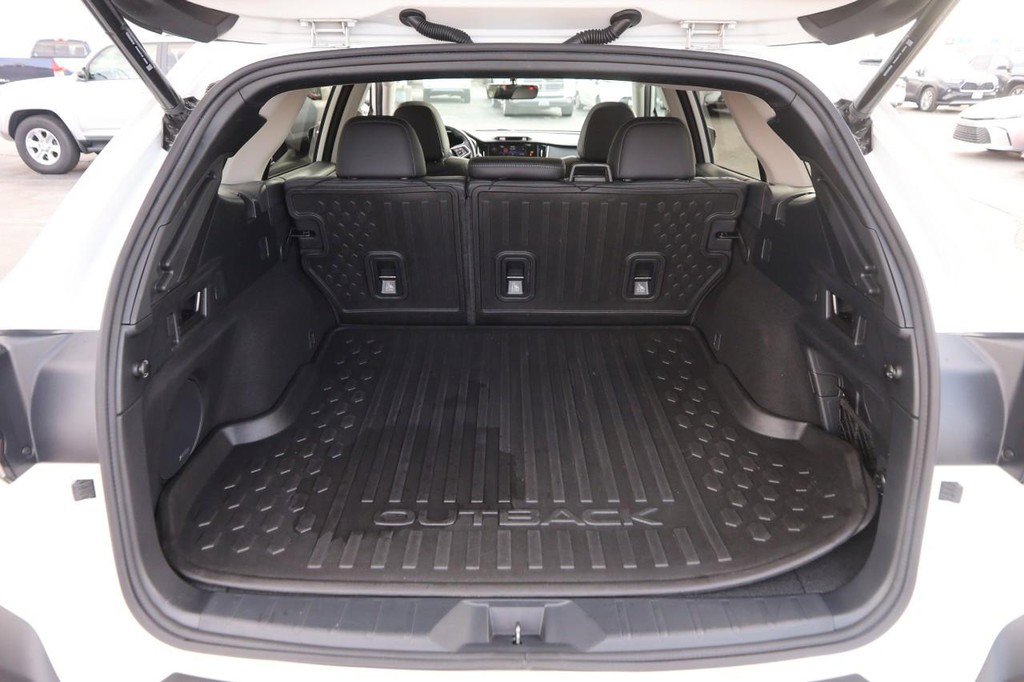 Used 2022 Subaru Outback Limited image 7