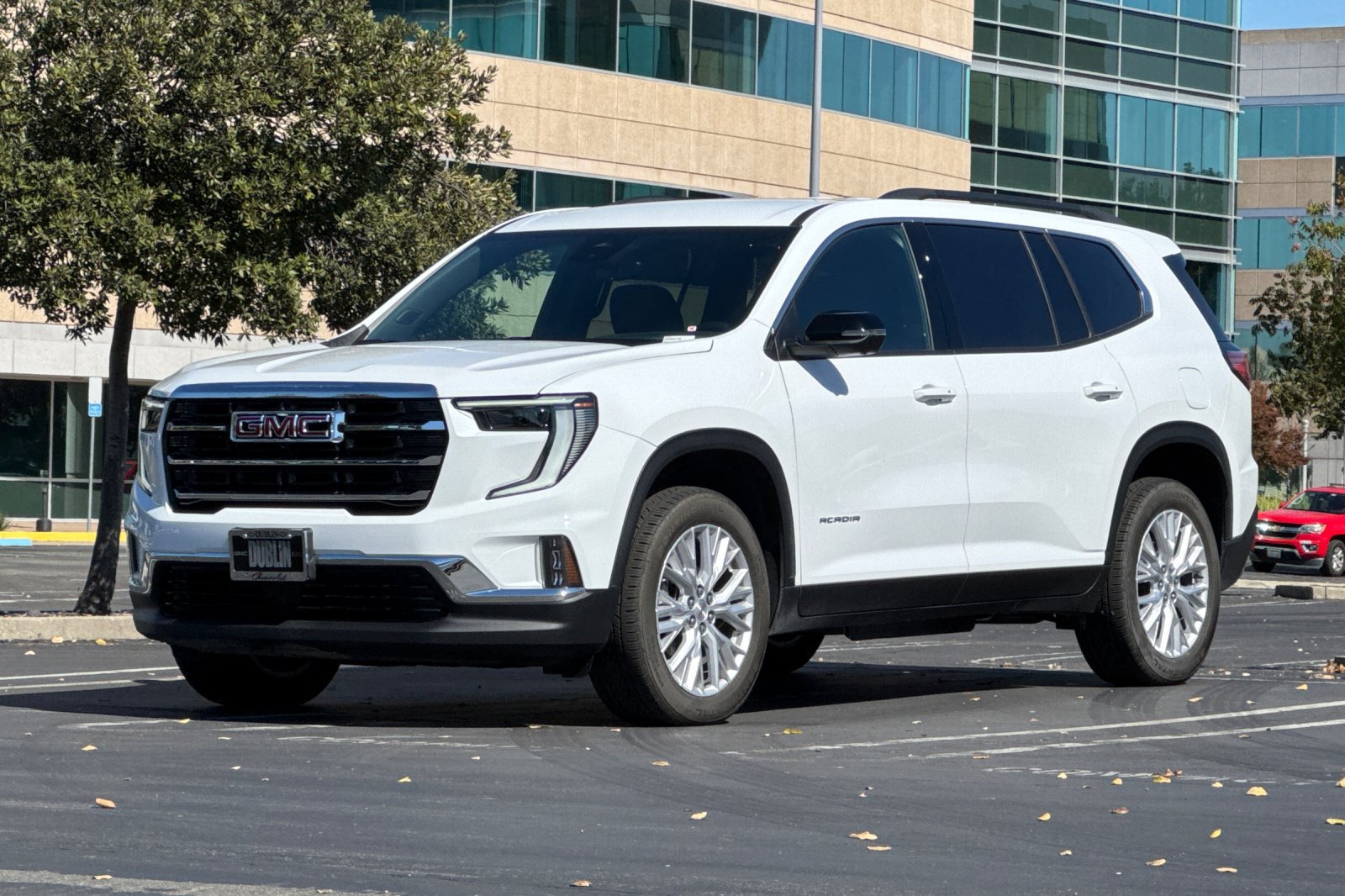 Used 2026 GMC Acadia Elevation w/ Elevation Premium Package FWD image 8