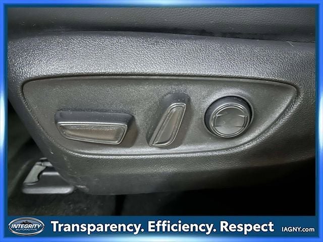Used 2022 Toyota Highlander XLE AWD/4WD image 26