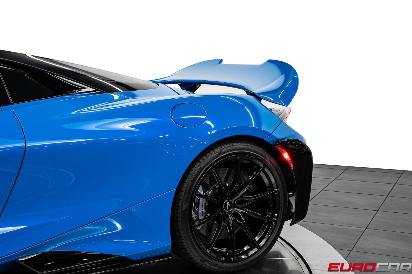 Used 2022 McLaren 765LT RWD image 22