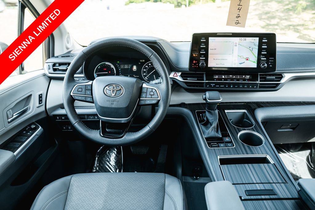 Certified 2023 Toyota Sienna Limited FWD image 13