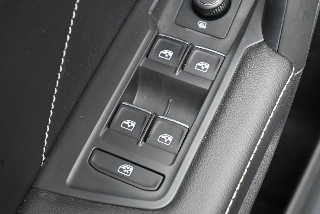 Used 2022 Volkswagen Tiguan SE AWD/4WD image 13