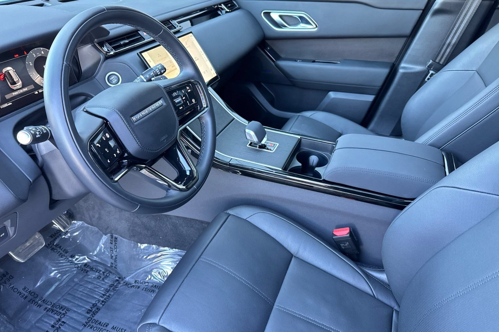 Certified 2026 Land Rover Range Rover Velar Dynamic SE AWD/4WD image 9
