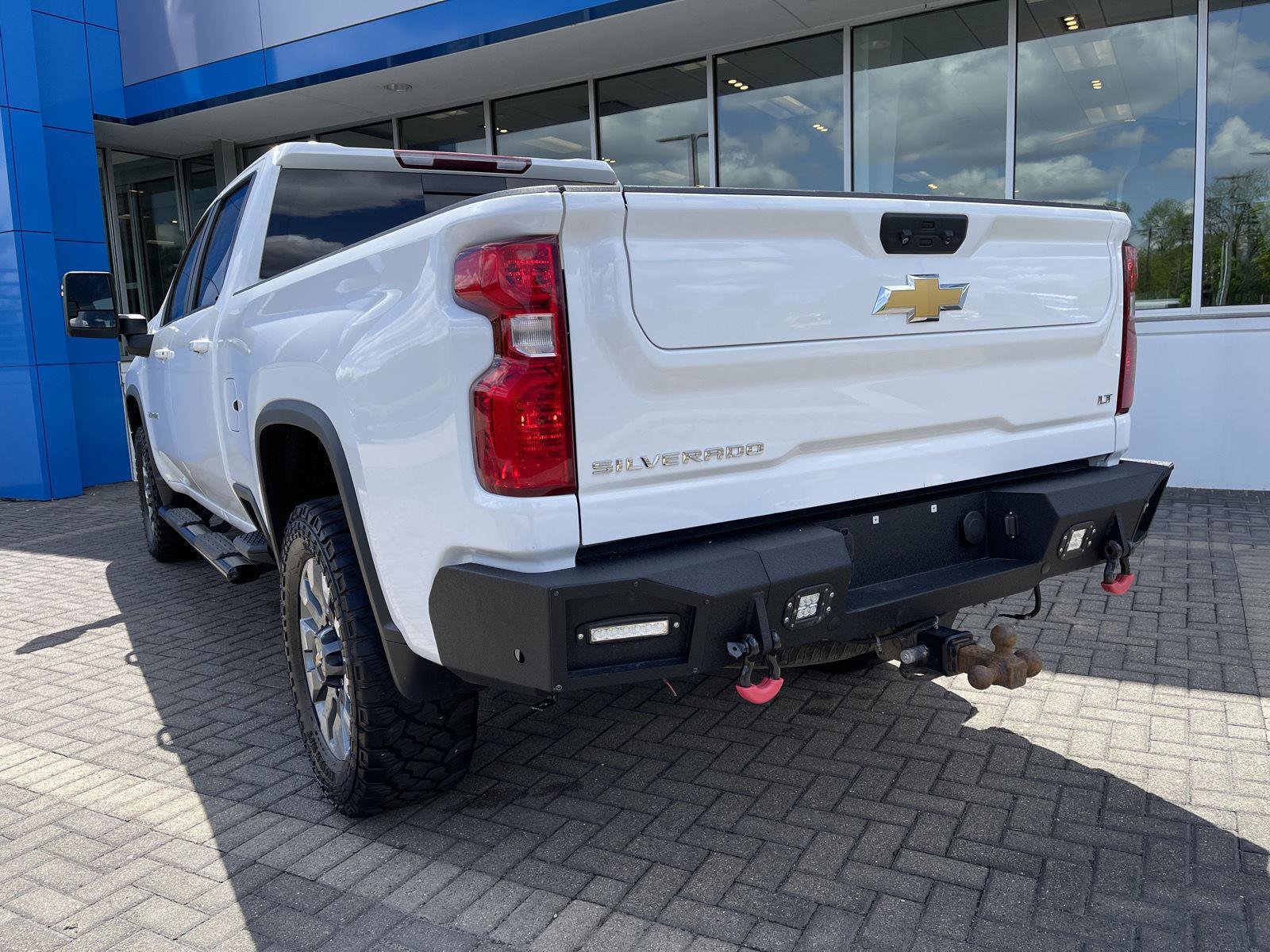 Used 2022 Chevrolet Silverado 2500 LT w/ Convenience Package AWD/4WD image 3