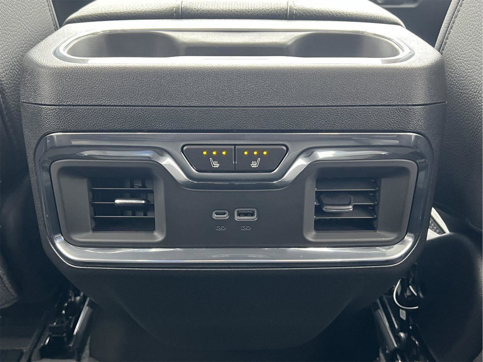 New 2026 GMC Sierra 3500 Denali w/ Technology Package image 18