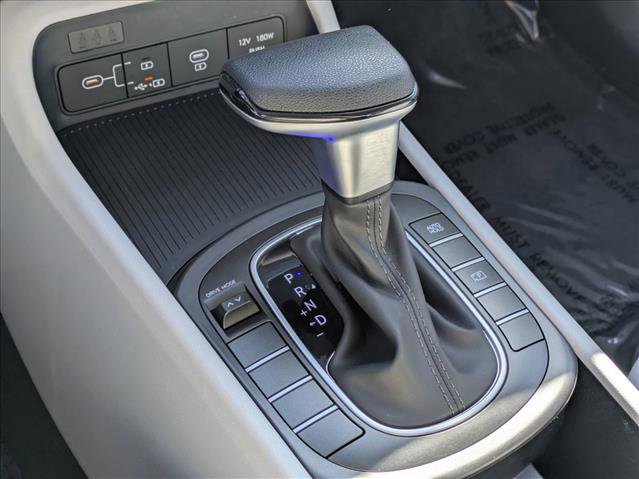 Certified 2025 Hyundai Kona SE image 12