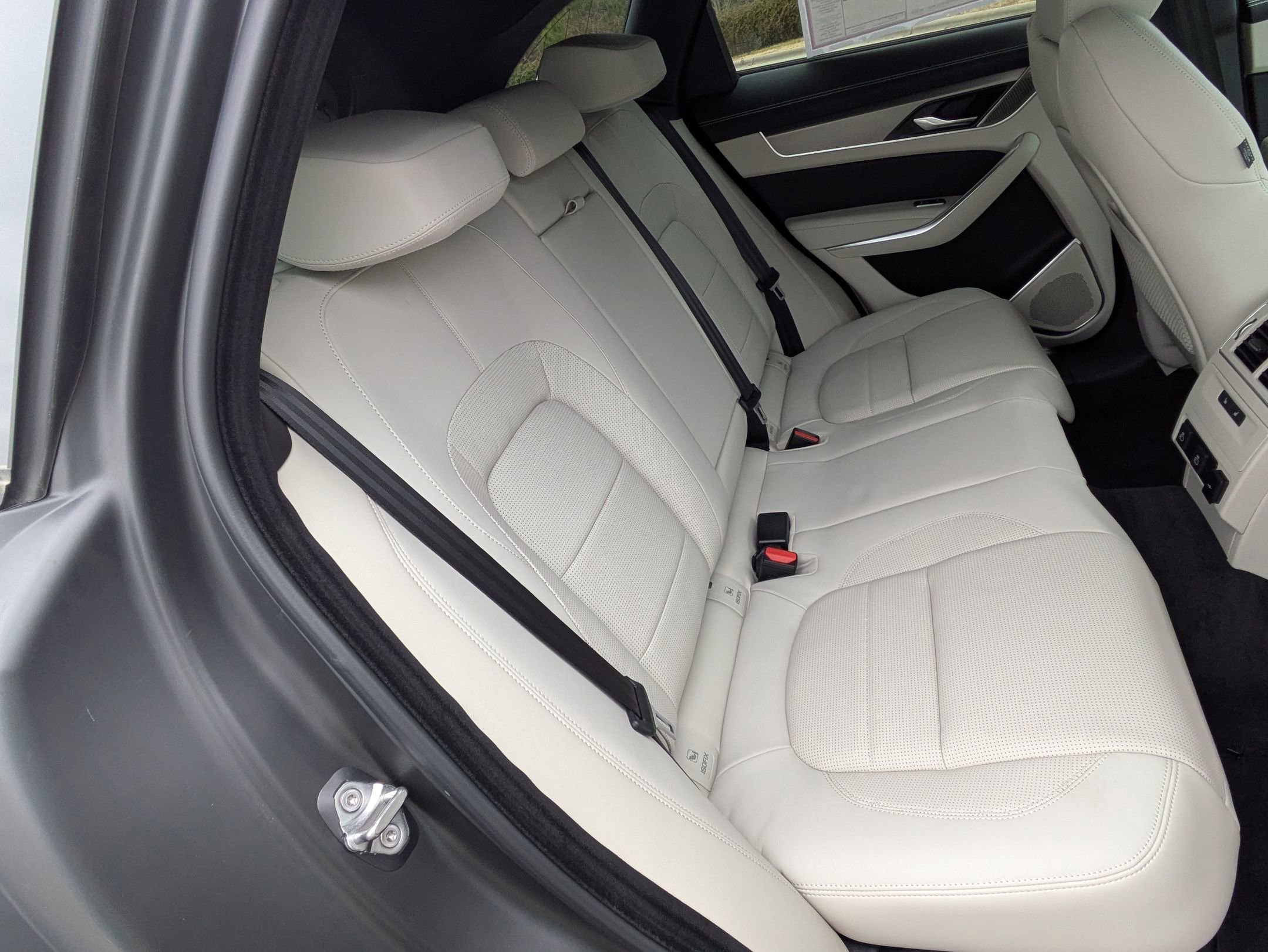 New 2026 Jaguar F-PACE R-Dynamic S image 28