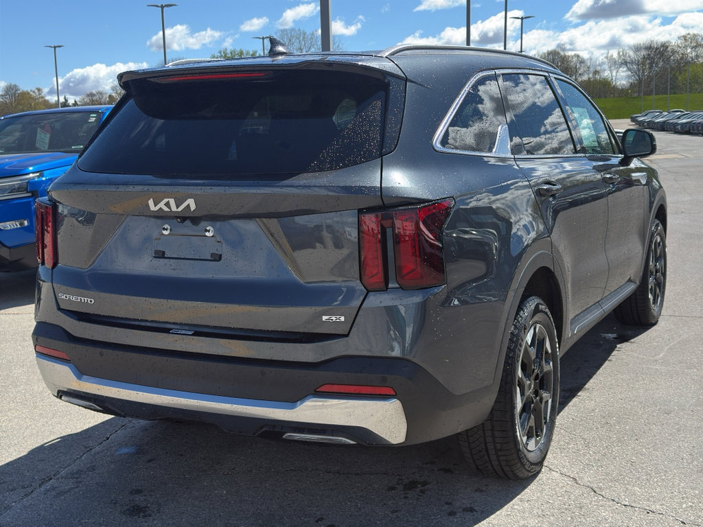 Used 2024 Kia Sorento S AWD/4WD image 5