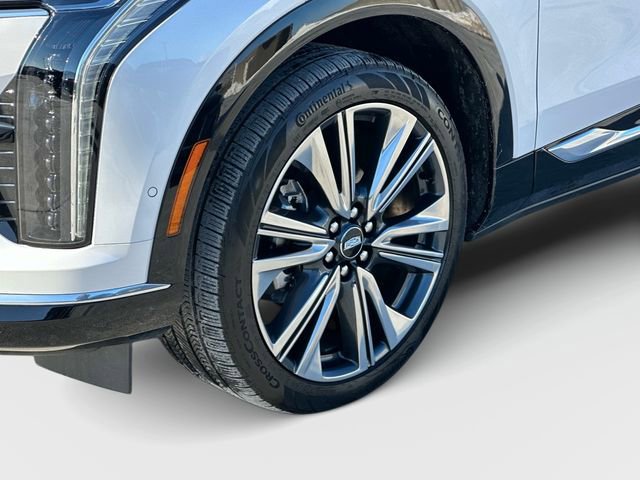 Used 2025 Cadillac Optiq Luxury 2 AWD/4WD image 29