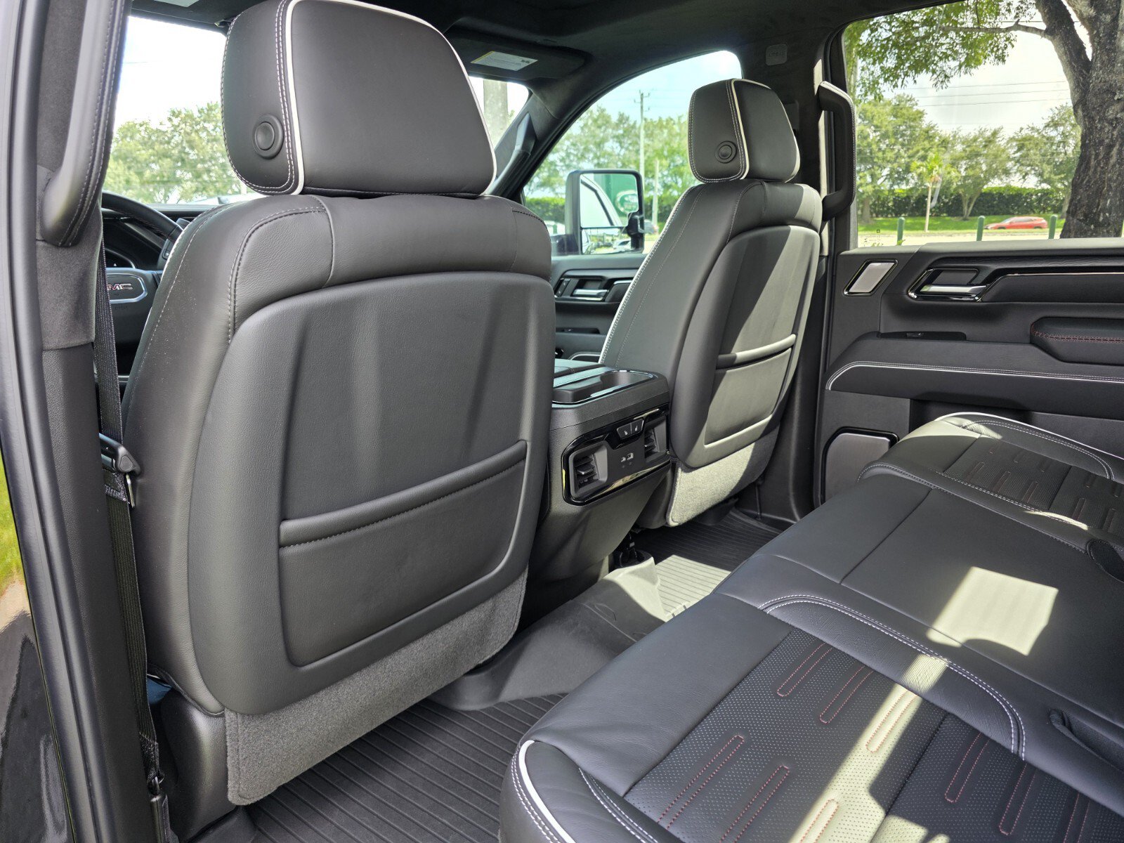Used 2025 GMC Sierra 2500 AT4X w/ AT4X AEV Edition AWD/4WD image 15