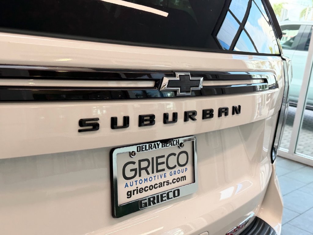 Certified 2023 Chevrolet Suburban RST w/ Luxury Package RWD image 15