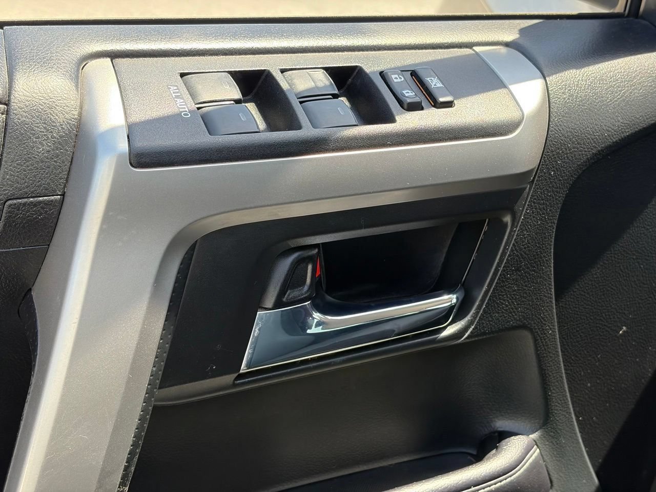 Used 2016 Toyota 4Runner SR5 RWD image 5