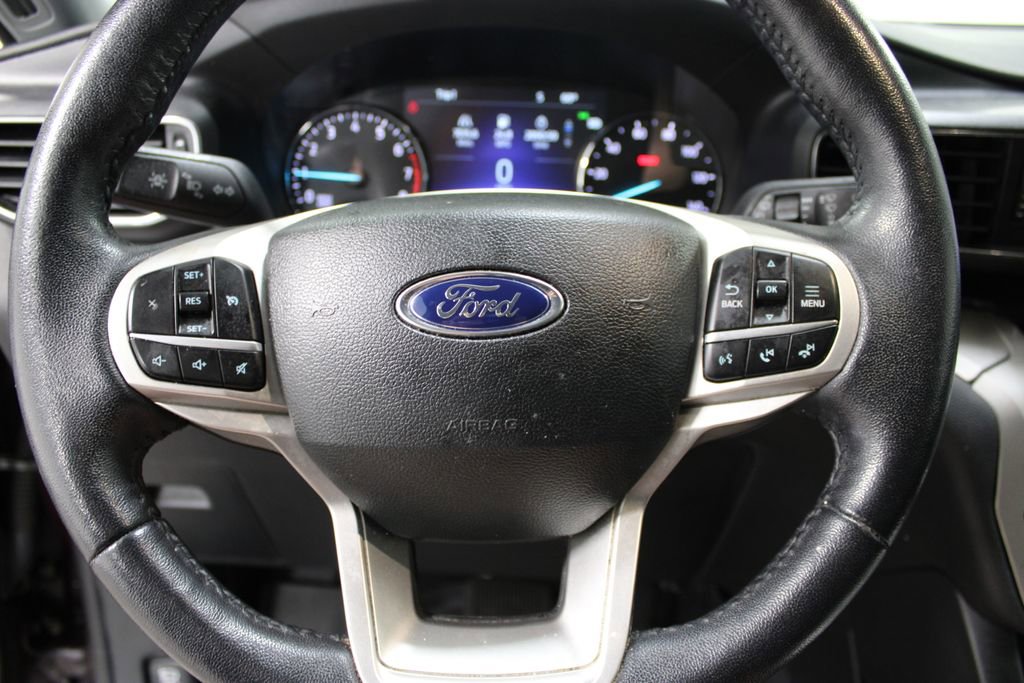Used 2023 Ford Explorer XLT w/ Equipment Group 202A AWD/4WD image 26