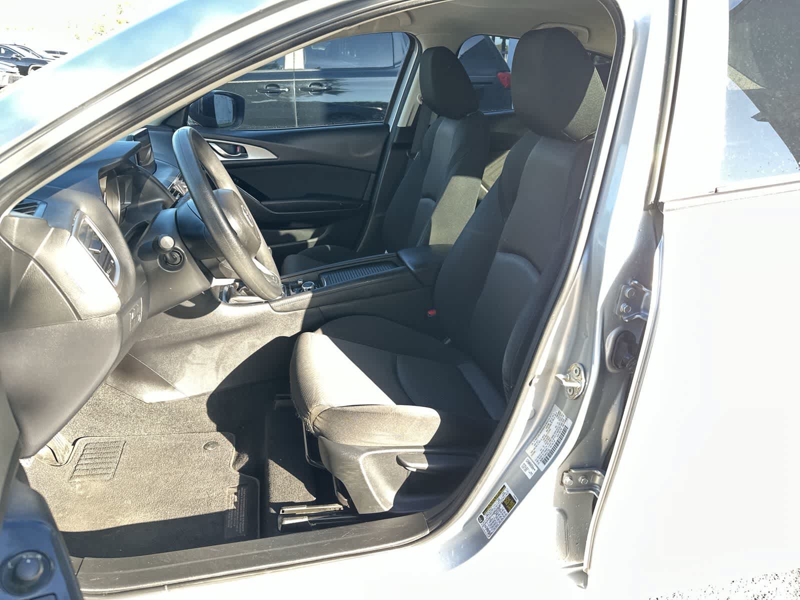 Used 2017 MAZDA MAZDA3 Sport FWD image 3