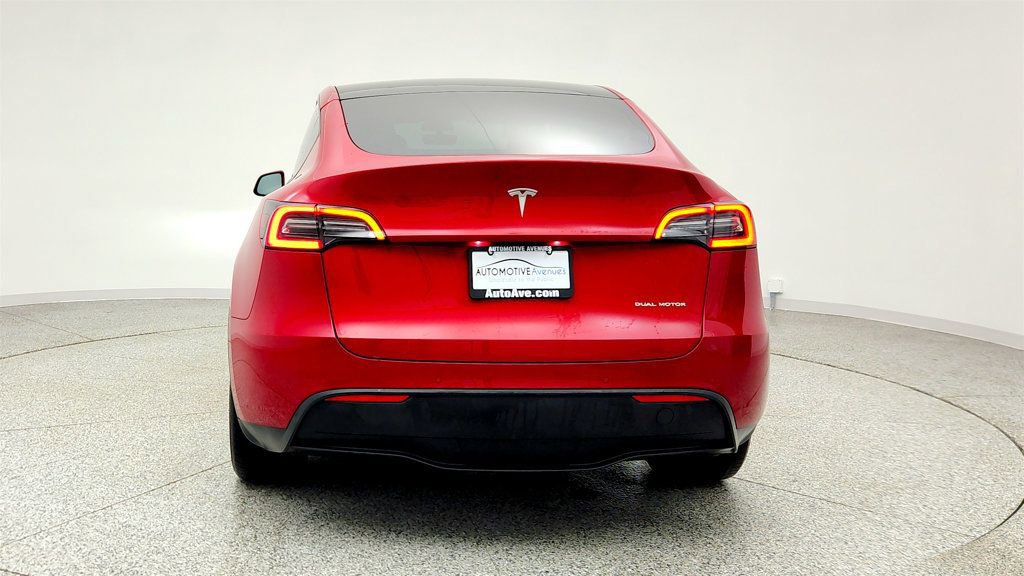 Used 2022 Tesla Model Y Long Range AWD/4WD image 6