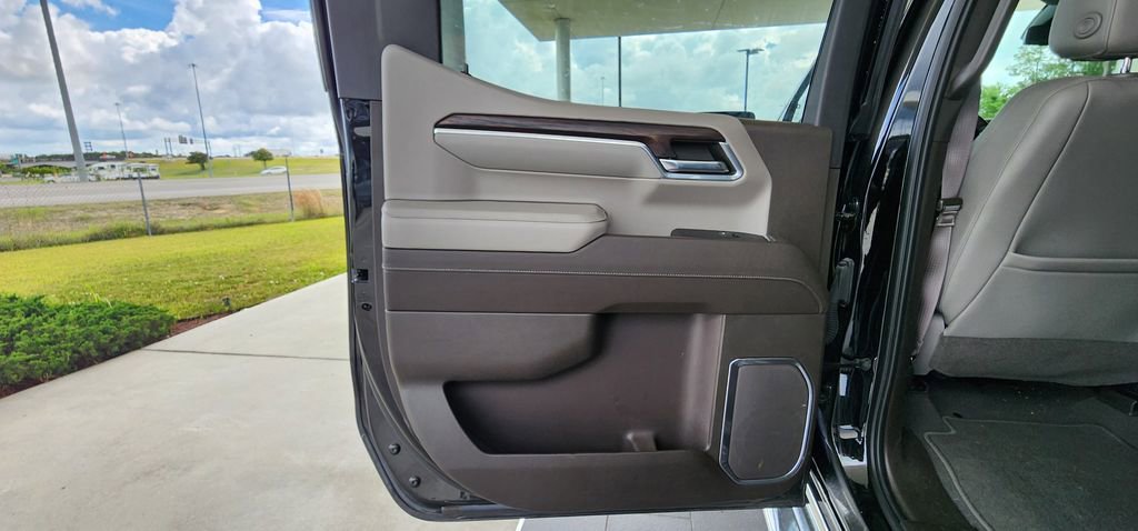 Used 2023 GMC Sierra 1500 SLT w/ SLT Premium Package AWD/4WD image 17